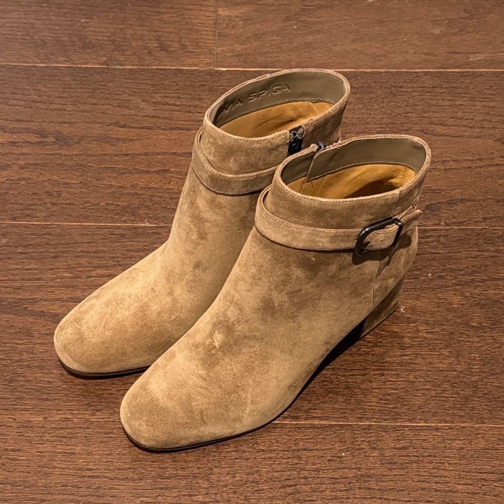 NWT Via Spiga Taupe Suede Ankle Booties Size 9